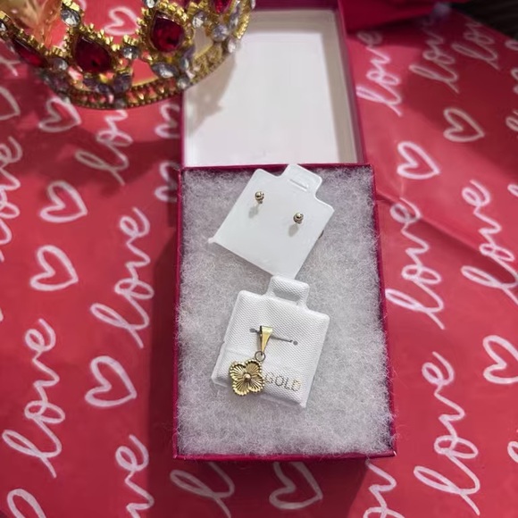 Stanley White and Black Quencher H2.0 Tumbler - Picture 3 of 9